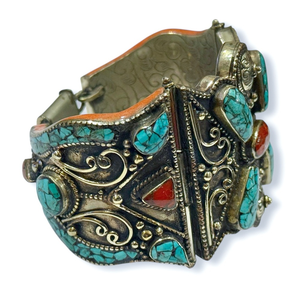 Vintage Tibetan / Nepali Silver Hinged Bracelet with Turquoise and Coral - Picture 6 of 16